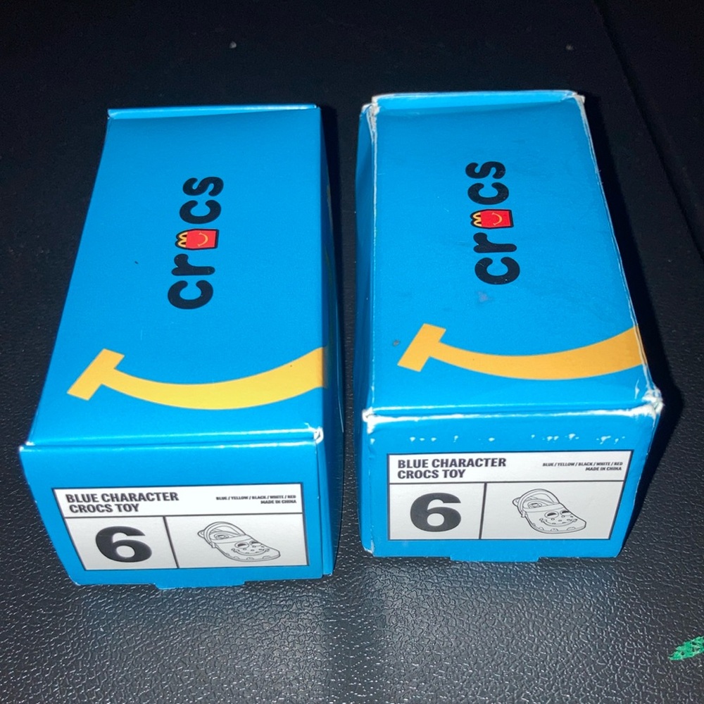 Blue Crocs Toy Box Set mini McDonald’s key chains lot  2 new